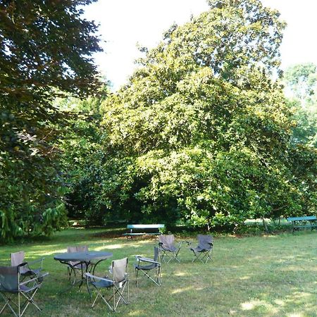 Bed and Breakfast Les Longchamps Neuille Екстер'єр фото
