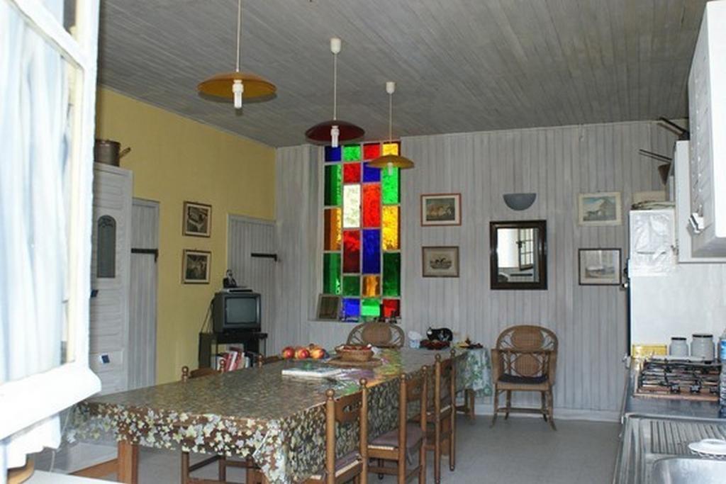 Bed and Breakfast Les Longchamps Neuille Екстер'єр фото