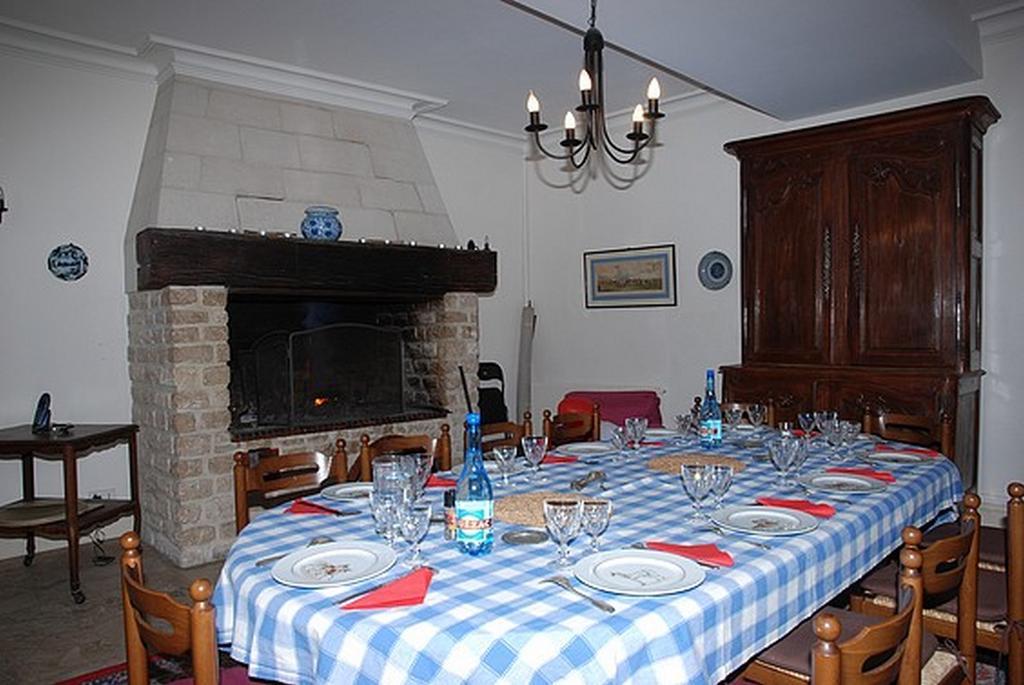 Bed and Breakfast Les Longchamps Neuille Екстер'єр фото