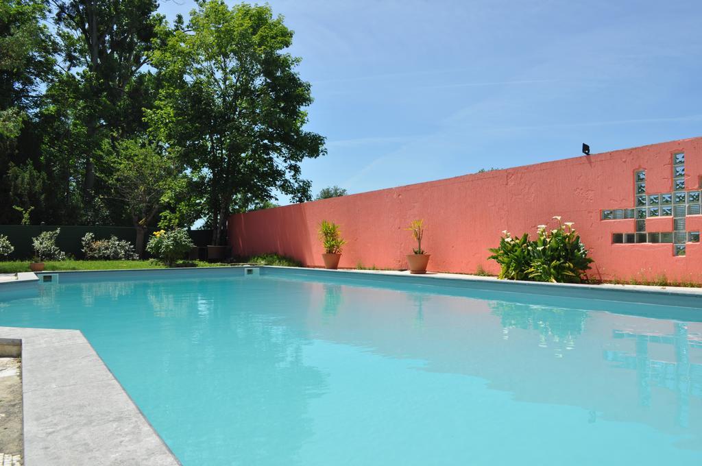Bed and Breakfast Les Longchamps Neuille Екстер'єр фото