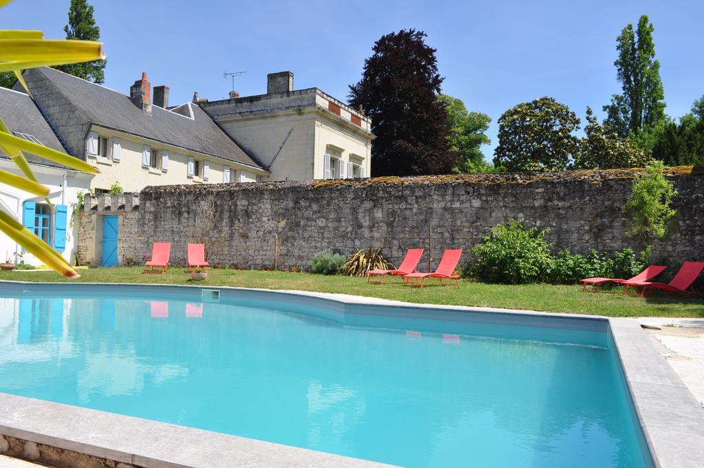 Bed and Breakfast Les Longchamps Neuille Екстер'єр фото
