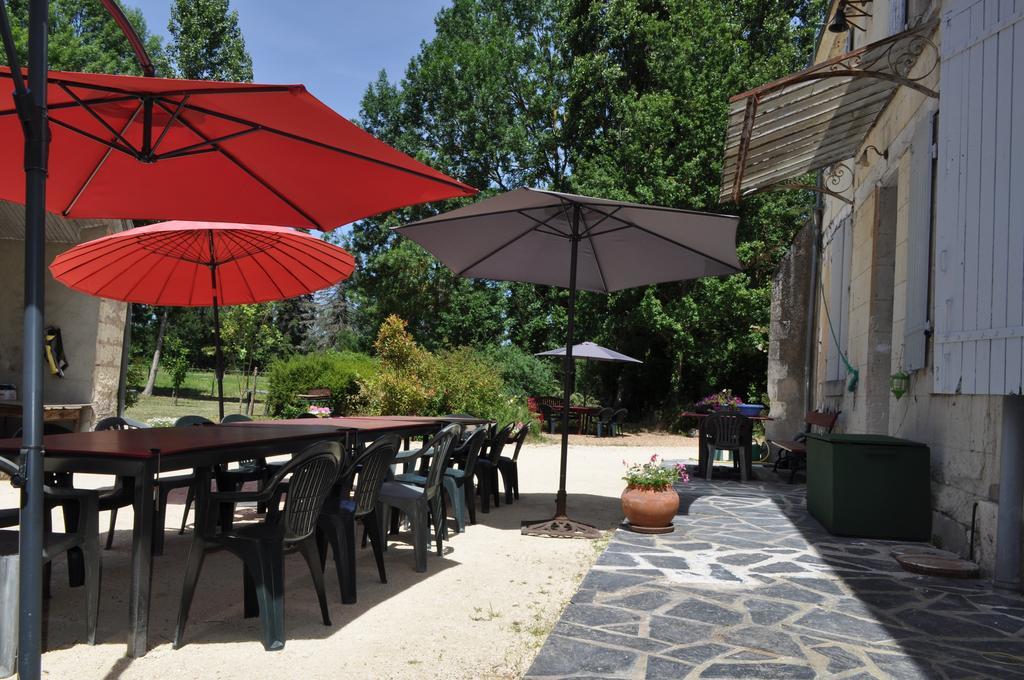 Bed and Breakfast Les Longchamps Neuille Екстер'єр фото