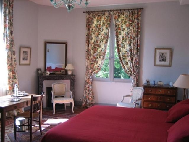 Bed and Breakfast Les Longchamps Neuille Екстер'єр фото